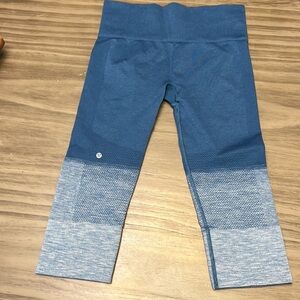 LULULEMON SEAMLESSLY STREET CROP LEGGINGS BLUE OMBRÉ 6